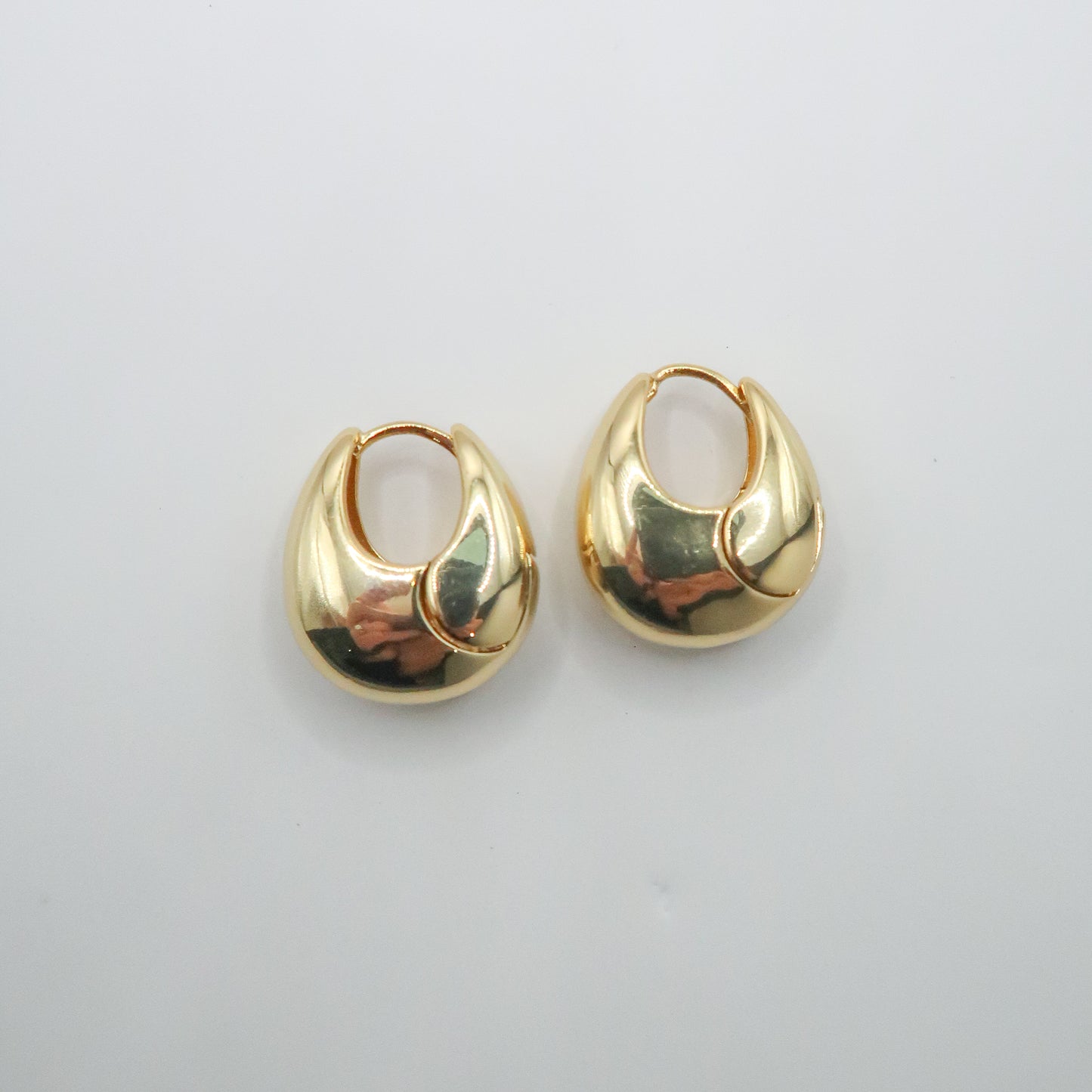Ayla Hoops