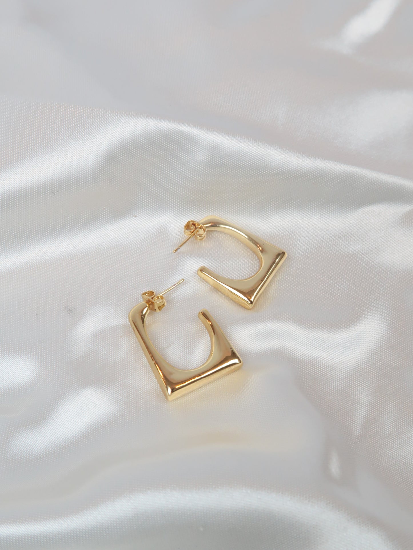 Gia Squared Hoops
