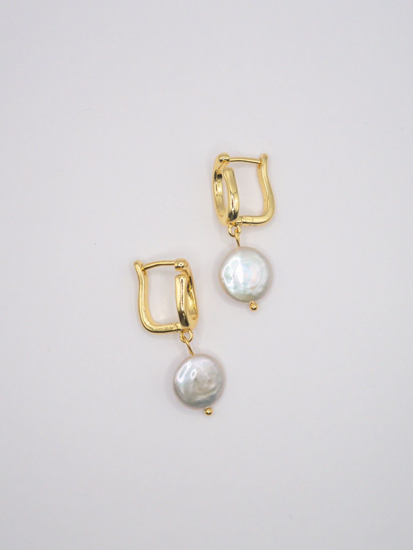 Cecily Pearl Earrings