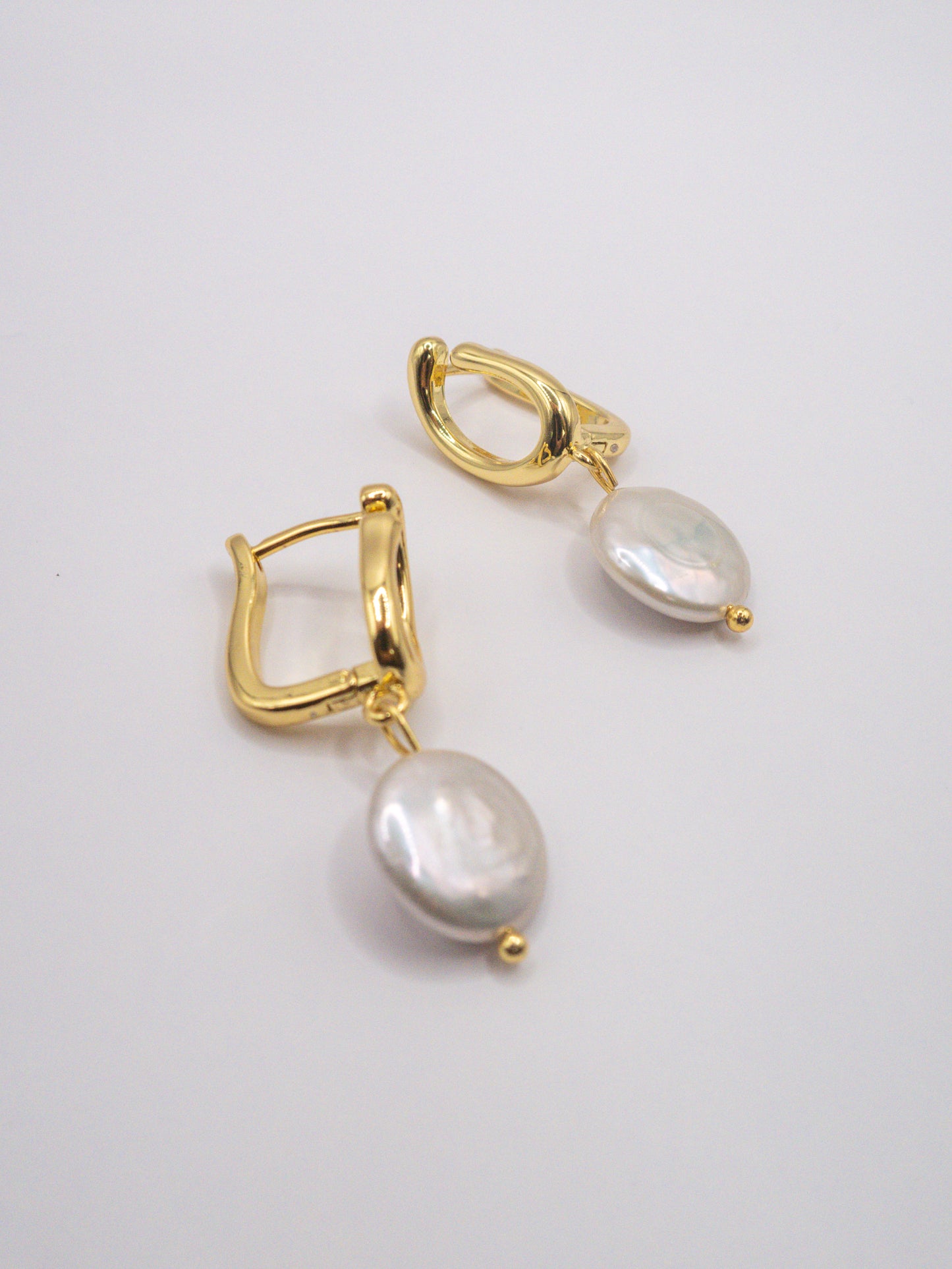 Cecily Pearl Earrings