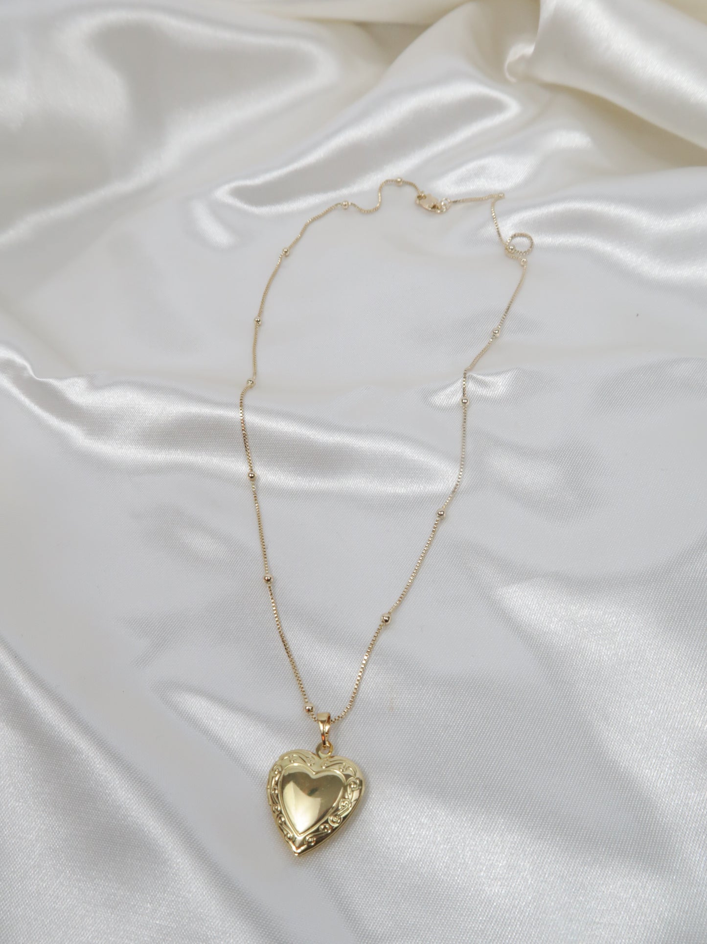 Ivelle Locket Necklace