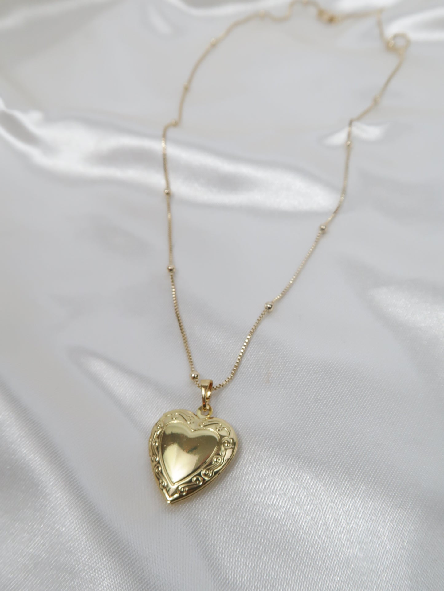 Ivelle Locket Necklace